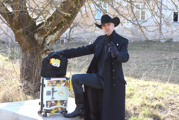 2022 Andreas Waschull Ver-jager Rumpelstilzchen, Koffer, Ente, Cowboy, Minion